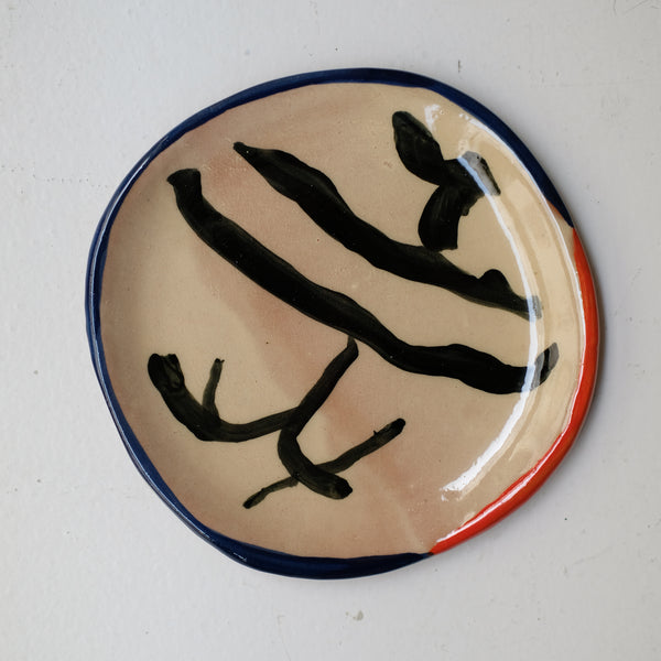 Assiette W25HB10 en faïence rouge D 19,5cm - Multicolore d'Héloise Bariol chez Brutal Ceramics