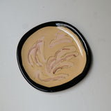 Assiette W25HB11 en faïence rouge D 19,5cm - Multicolore d'Héloise Bariol chez Brutal Ceramics