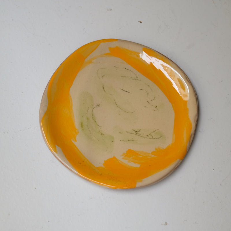 Assiette W25HB12 en faïence rouge D 19,5cm - Multicolore d'Héloise Bariol chez Brutal Ceramics