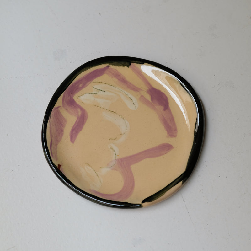 Assiette W25HB13 en faïence rouge D 19,5cm - Multicolore d'Héloise Bariol chez Brutal Ceramics