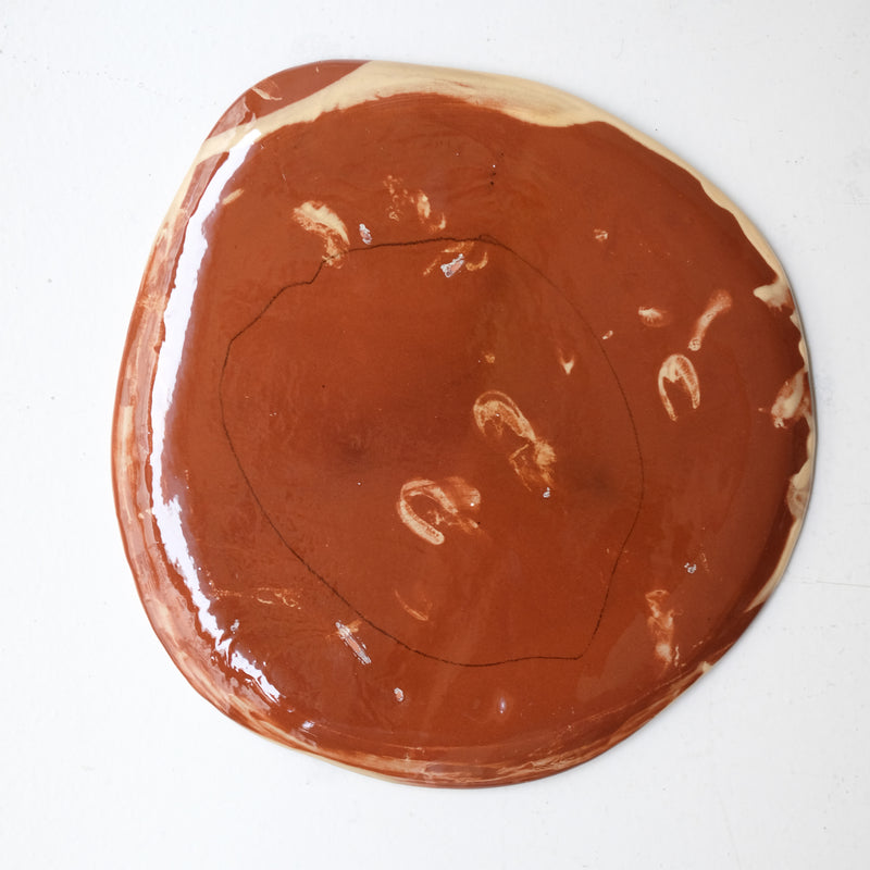 Assiette W25HB15 en faïence rouge D 25cm - Multicolore d'Héloise Bariol chez Brutal Ceramics