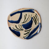 Assiette W25HB16 en faïence rouge D 25cm - Multicolore d'Héloise Bariol chez Brutal Ceramics