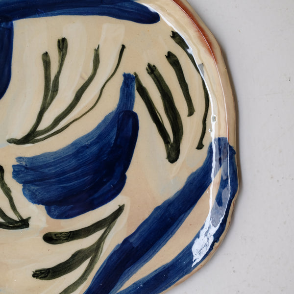 Assiette W25HB16 en faïence rouge D 25cm - Multicolore d'Héloise Bariol chez Brutal Ceramics