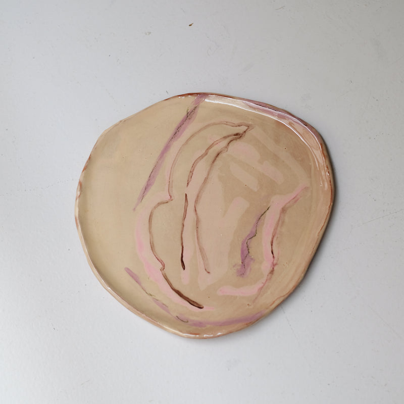 Assiette W25HB23 en faïence rouge D 25cm - Multicolore d'Héloise Bariol chez Brutal Ceramics