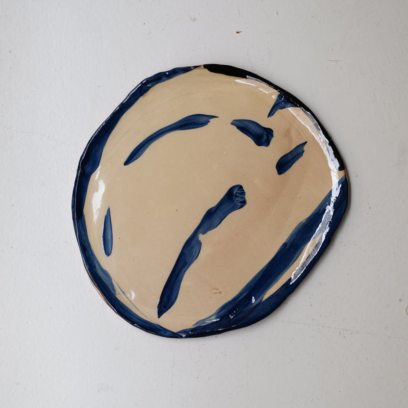 Assiette W25HB24 en faïence rouge D 25cm - Multicolore d'Héloise Bariol chez Brutal Ceramics