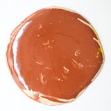 Assiette W25HB28 en faïence rouge D 25cm - Multicolore d'Héloise Bariol chez Brutal Ceramics