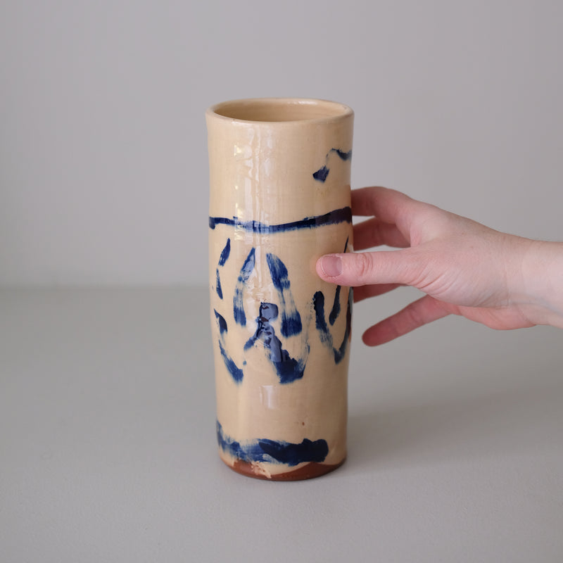 Vase W25HB02 en faïence rouge H 23cm - Multicolore d'Héloise Bariol chez Brutal Ceramics