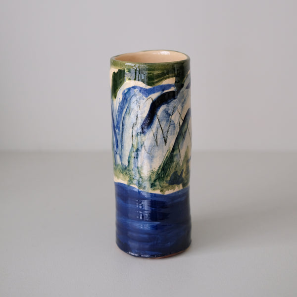 Vase W25HB05 en faïence rouge H 23cm - Multicolore d'Héloise Bariol chez Brutal Ceramics