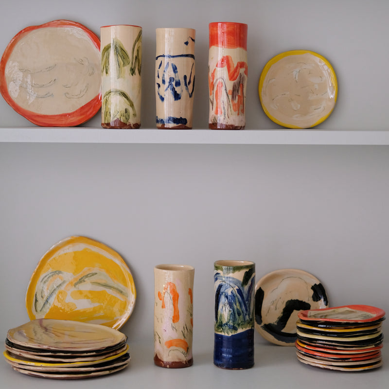 Assiette W25HB03 en faïence rouge D 19,5cm - Multicolore d'Héloise Bariol chez Brutal Ceramics