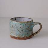Mug en grès 235 ml - vert de Julia Gilles chez Brutal Ceramics