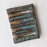 Porte savon 04 L 8,5cm  - bleu et noir de Julia Gilles chez Brutal Ceramics