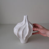 White stoneware vase "Thala" M - H 23cm - glossy white