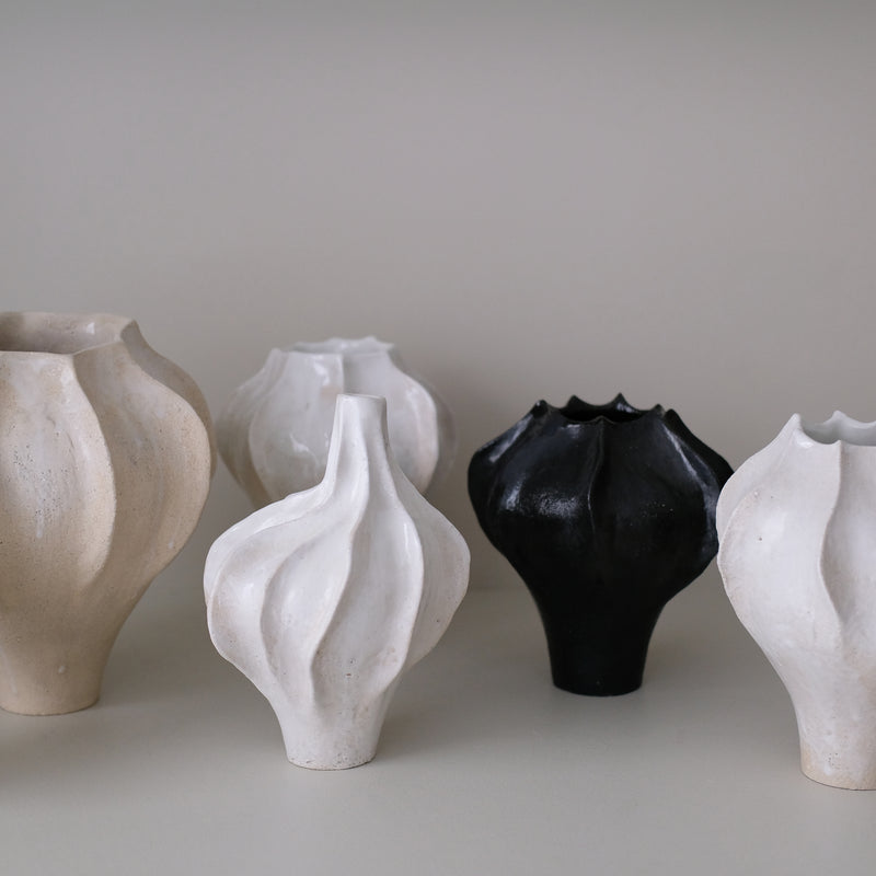 White stoneware vase "Thala" M - H 23cm - glossy white