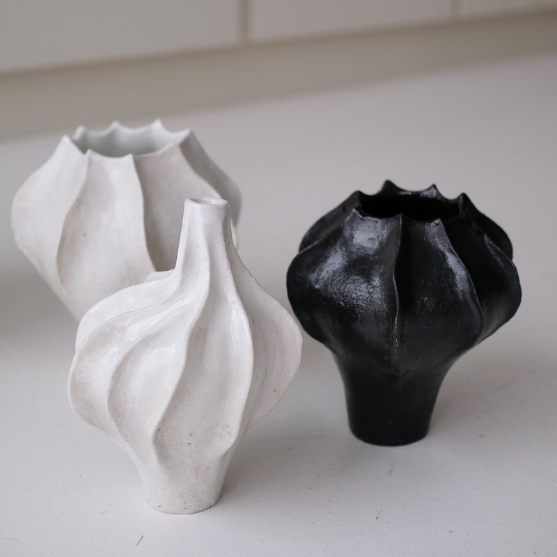 White stoneware vase "Thala" M - H 23cm - glossy white