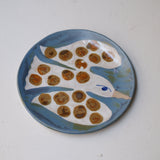 Assiette W25MY04 en grès D 18,5cm - multicolore de Marie-Yaé Suematsu chez Brutal Ceramics