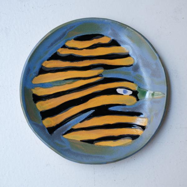 Assiette W25MY06 en grès D 18,5cm - multicolore de Marie-Yaé Suematsu chez Brutal Ceramics