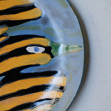 Assiette W25MY06 en grès D 18,5cm - multicolore de Marie-Yaé Suematsu chez Brutal Ceramics