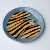 Assiette W25MY06 en grès D 18,5cm - multicolore de Marie-Yaé Suematsu chez Brutal Ceramics