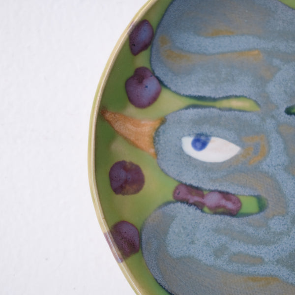 Assiette W25MY08 en grès D 18,5cm - multicolore de Marie-Yaé Suematsu chez Brutal Ceramics