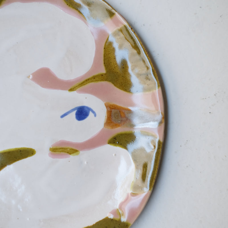 Assiette W25MY11 en grès D 18,5cm - multicolore de Marie-Yaé Suematsu chez Brutal Ceramics