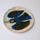 Assiette W25MY12 en grès D 18,5cm - multicolore de Marie-Yaé Suematsu chez Brutal Ceramics