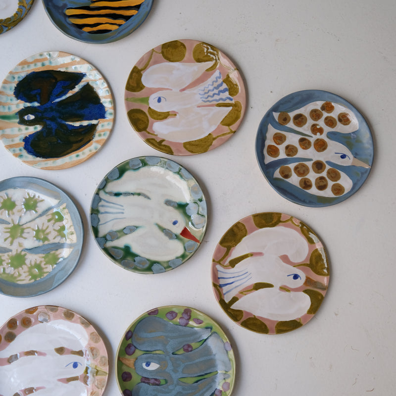 Assiette W25MY07 en grès D 18,5cm - multicolore de Marie-Yaé Suematsu chez Brutal Ceramics