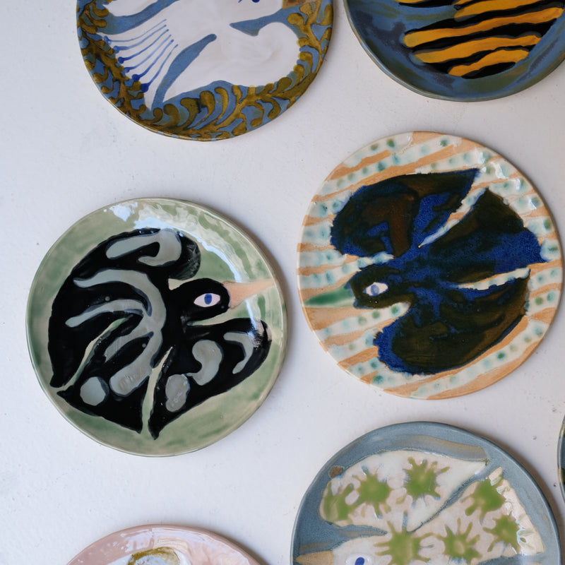 Assiette W25MY12 en grès D 18,5cm - multicolore de Marie-Yaé Suematsu chez Brutal Ceramics