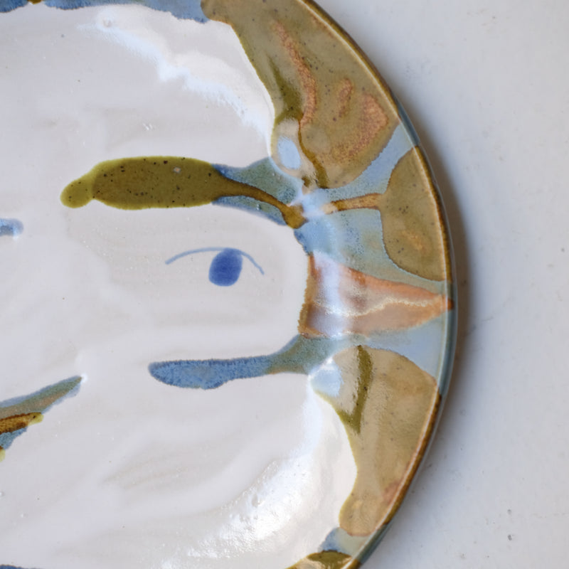 Assiette W25MY19 en grès D 18,5cm - multicolore de Marie-Yaé Suematsu chez Brutal Ceramics