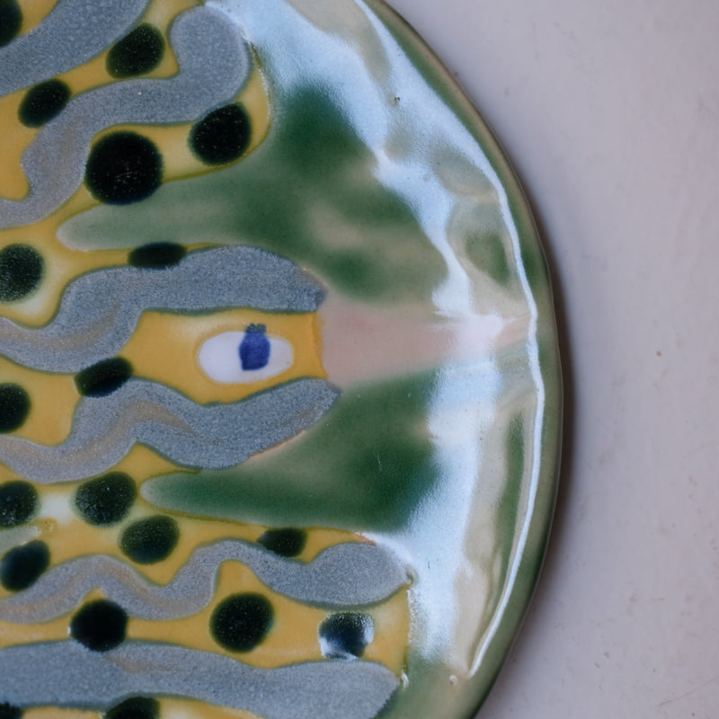 Assiette W25MY23 en grès D 18,5cm - multicolore de Marie-Yaé Suematsu chez Brutal Ceramics