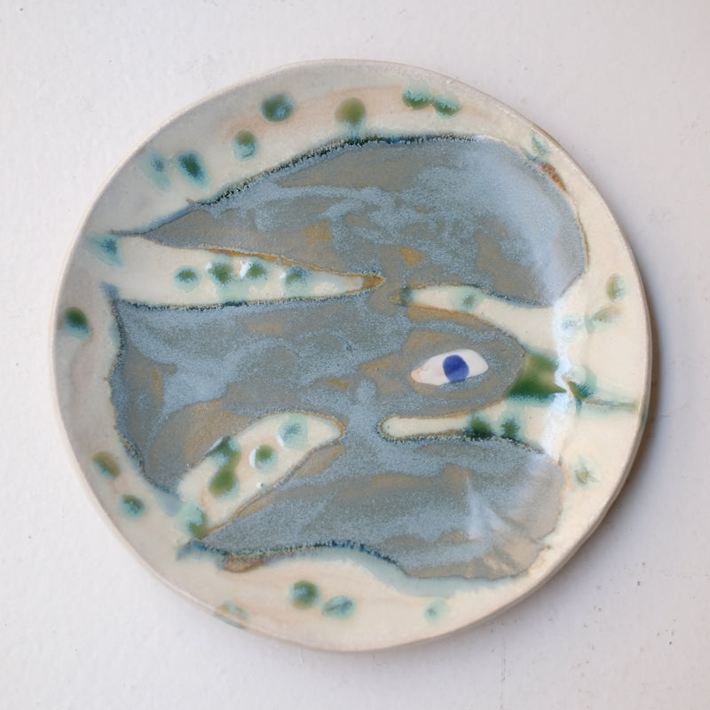 Assiette W25MY25 en grès D 18,5cm - multicolore de Marie-Yaé Suematsu chez Brutal Ceramics