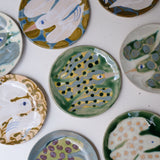 Assiette W25MY23 en grès D 18,5cm - multicolore de Marie-Yaé Suematsu chez Brutal Ceramics