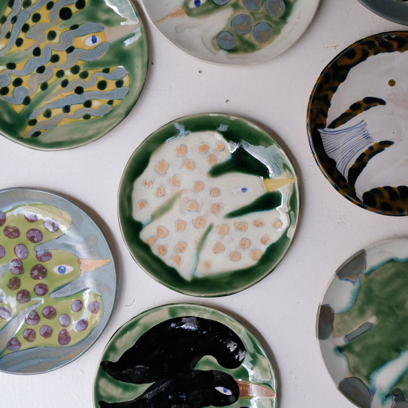 Assiette W25MY20 en grès D 18,5cm - multicolore de Marie-Yaé Suematsu chez Brutal Ceramics