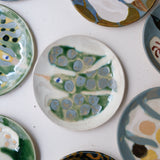 Assiette W25MY22 en grès D 18,5cm - multicolore de Marie-Yaé Suematsu chez Brutal Ceramics