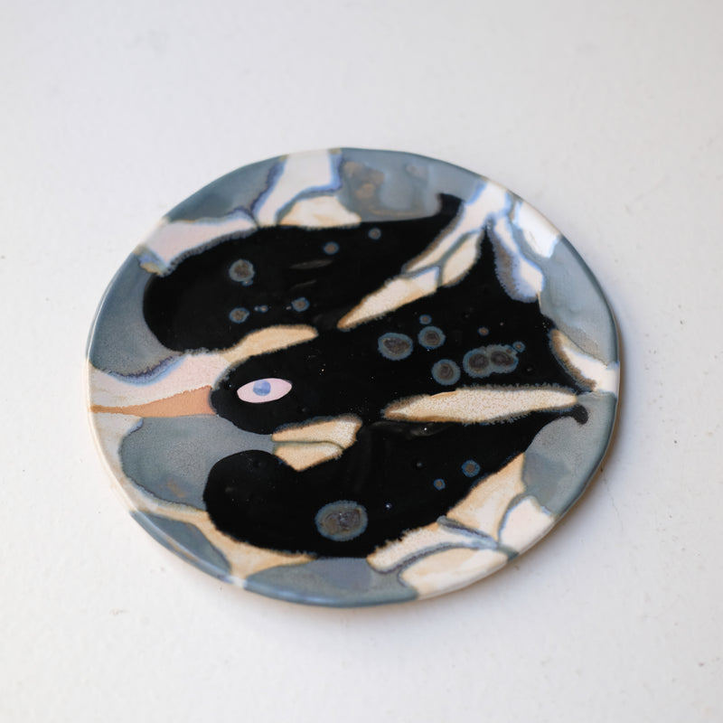 Assiette W25MY29 en grès D 16,5cm - multicolore de Marie-Yaé Suematsu chez Brutal Ceramics