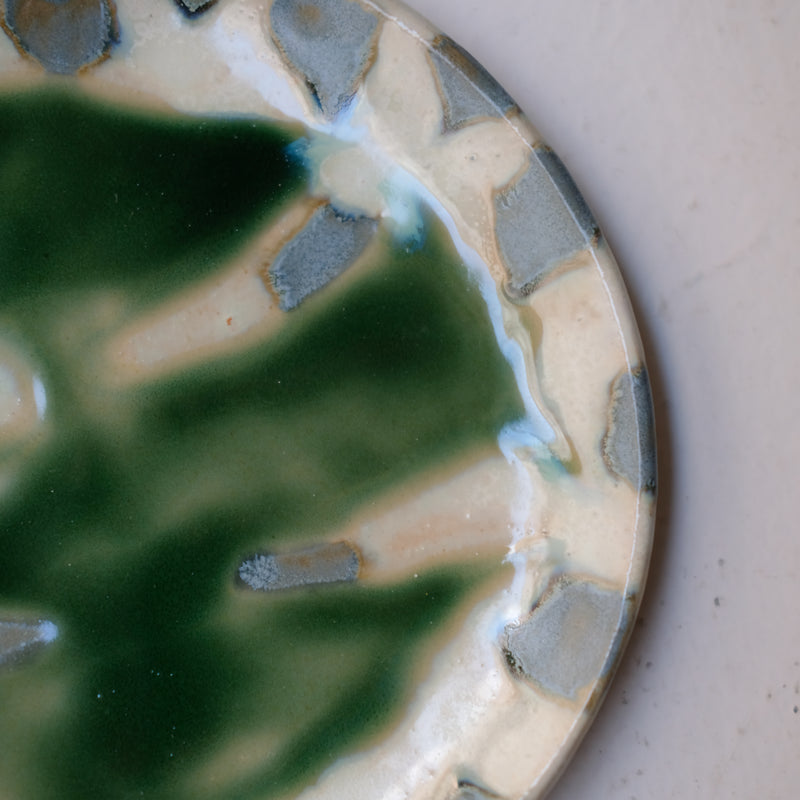 Assiette W25MY30 en grès D 16,5cm - multicolore de Marie-Yaé Suematsu chez Brutal Ceramics