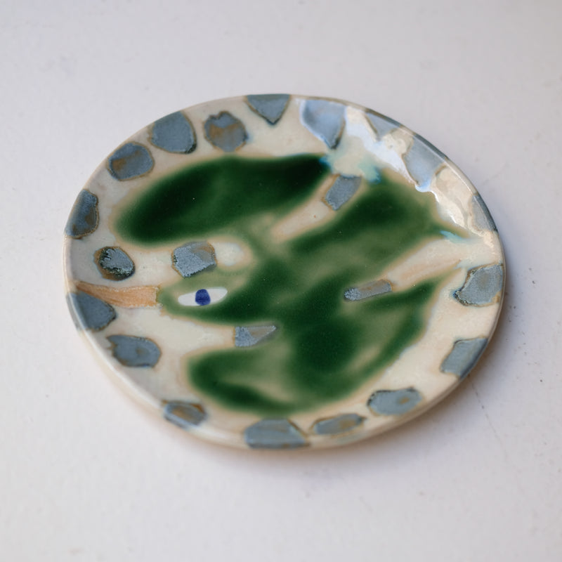 Assiette W25MY30 en grès D 16,5cm - multicolore de Marie-Yaé Suematsu chez Brutal Ceramics