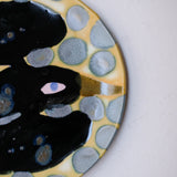 Assiette W25MY32 en grès D 16,5cm - multicolore de Marie-Yaé Suematsu chez Brutal Ceramics