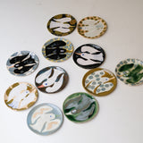 Assiette W25MY32 en grès D 16,5cm - multicolore de Marie-Yaé Suematsu chez Brutal Ceramics