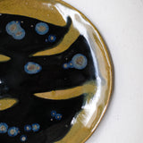 Assiette W25MY39 en grès D 16,5cm - multicolore de Marie-Yaé Suematsu chez Brutal Ceramics