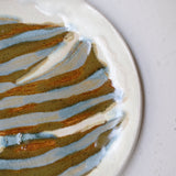 Assiette W25MY41 en grès D 16,5cm - multicolore de Marie-Yaé Suematsu chez Brutal Ceramics