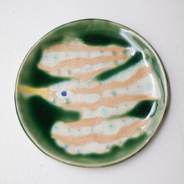 Assiette W25MY42 en grès D 16,5cm - multicolore de Marie-Yaé Suematsu chez Brutal Ceramics