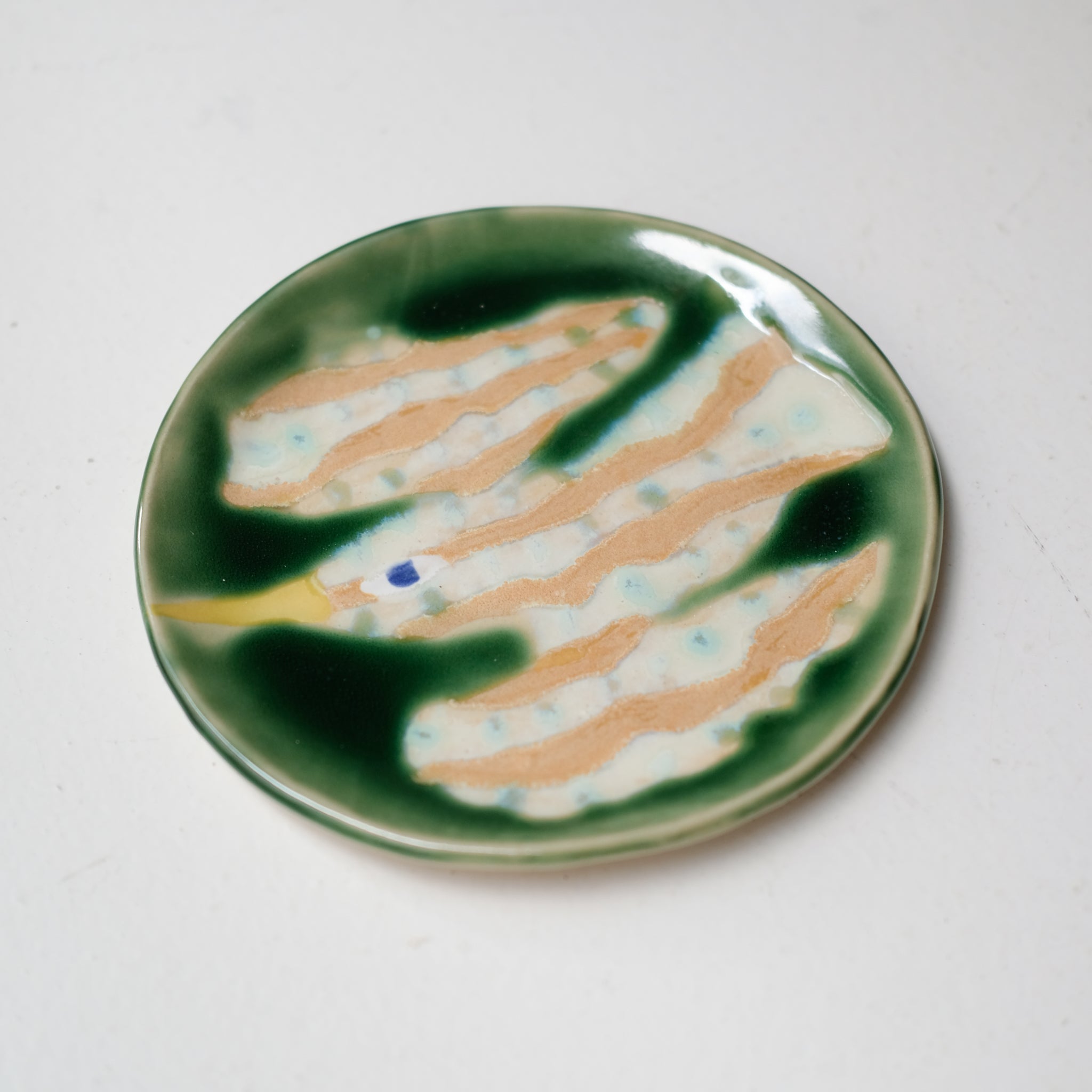 Assiette W25MY42 en grès D 16,5cm - multicolore de Marie-Yaé Suematsu chez Brutal Ceramics