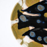 Assiette W25MY43 en grès D 16,5cm - multicolore de Marie-Yaé Suematsu chez Brutal Ceramics