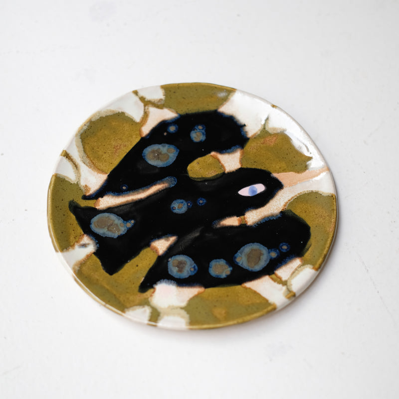 Assiette W25MY43 en grès D 16,5cm - multicolore de Marie-Yaé Suematsu chez Brutal Ceramics