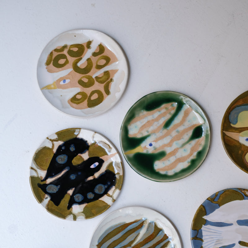 Assiette W25MY37 en grès D 16,5cm - multicolore de Marie-Yaé Suematsu chez Brutal Ceramics