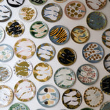 Assiette W25MY01 en grès D 18,5cm - multicolore de Marie-Yaé Suematsu chez Brutal Ceramics