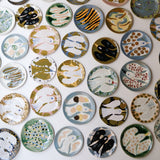 Assiette W25MY43 en grès D 16,5cm - multicolore de Marie-Yaé Suematsu chez Brutal Ceramics