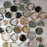 Assiette W25MY01 en grès D 18,5cm - multicolore de Marie-Yaé Suematsu chez Brutal Ceramics