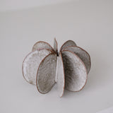 Objet Petale L en grès roux D 14cm - brun de Motoko Saigo chez Brutal Ceramics