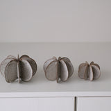 Objet Petale L en grès roux D 14cm - brun de Motoko Saigo chez Brutal Ceramics